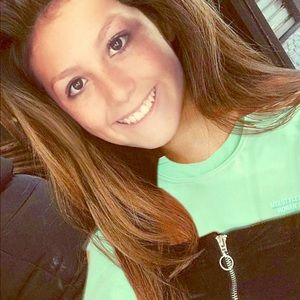 Meet your Posher, Layla